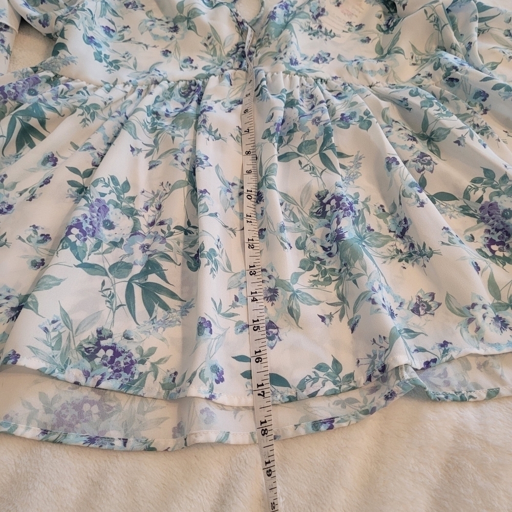 Peach Love California Floral Lightweight Tie Neck Women's Top Size Large - Picture 12 of 16